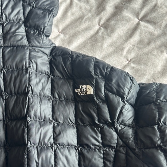 THE NORTH FACE Women’s Black Quilted Jacket - Picture 8 of 13